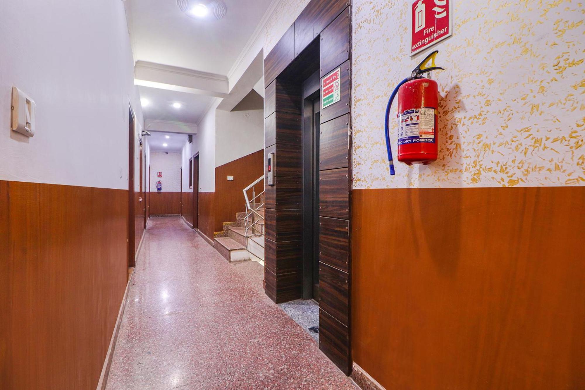 Fabexpress Sinon Hotel Új-Delhi Kültér fotó